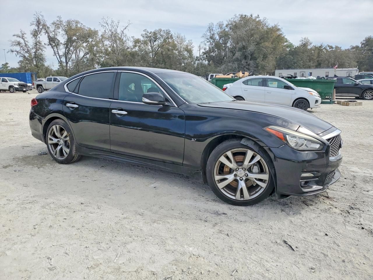 2016 Infiniti Q70 3.7