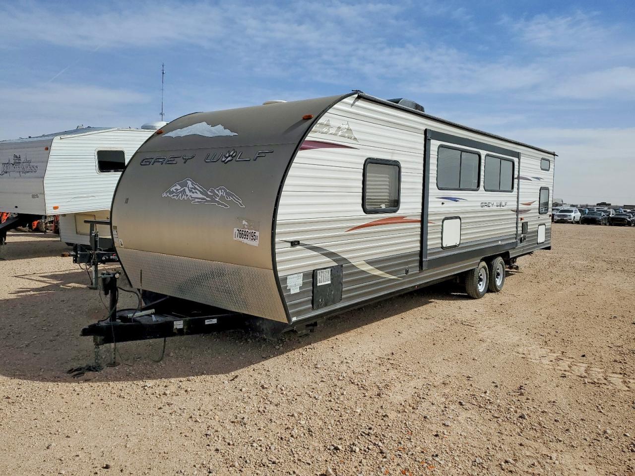 2014 Sandstorm 2014 Fore Grey Wolf-Camper