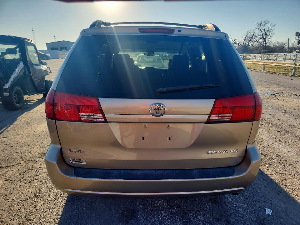 2004 Toyota Sienna xle 7 Passenger