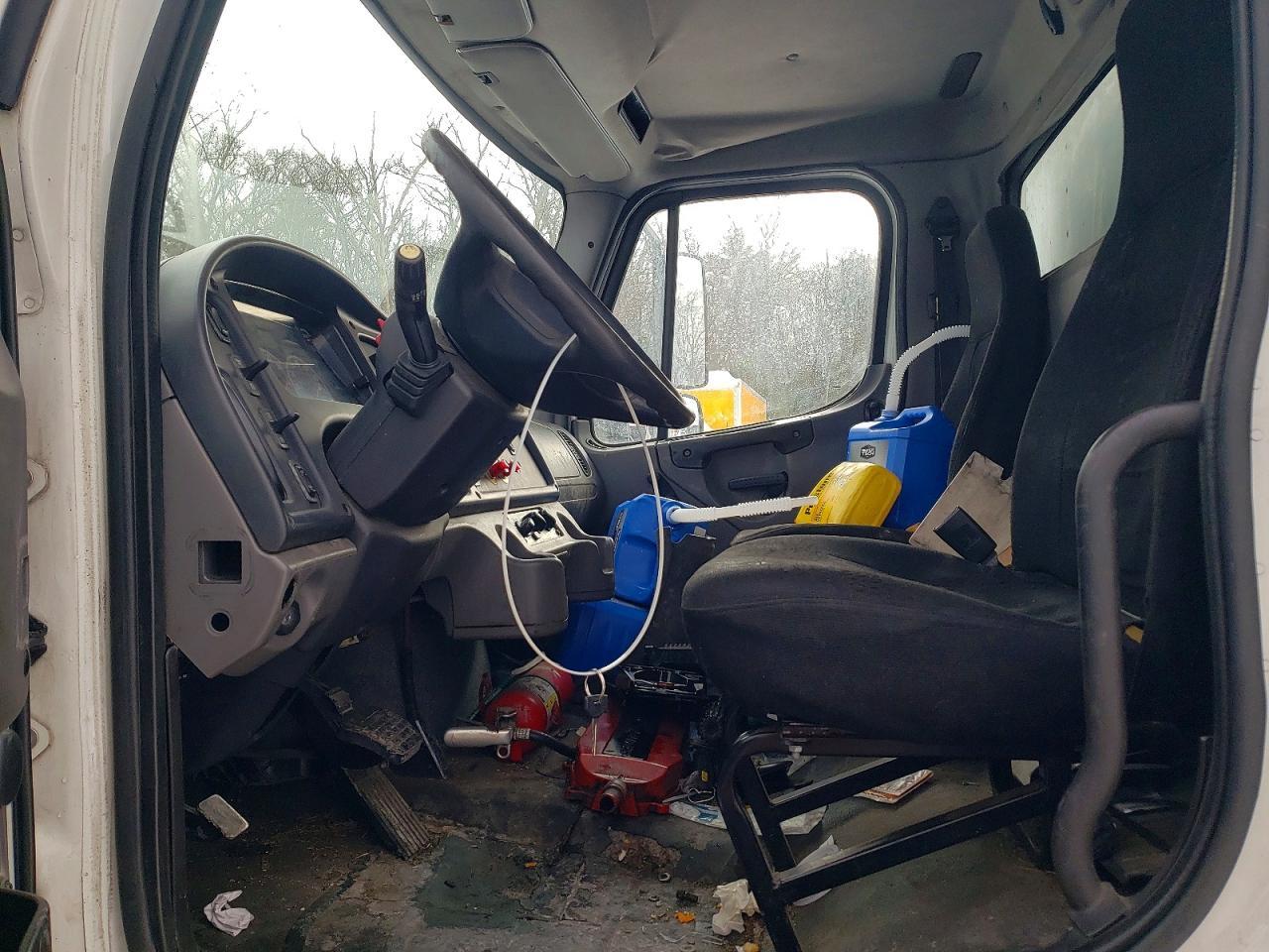 2012 Freightliner Business Class M2 BOX Truck