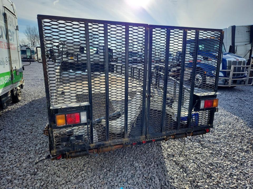 2023 Isuzu NPR HD Crew Cab Flatbed Truck