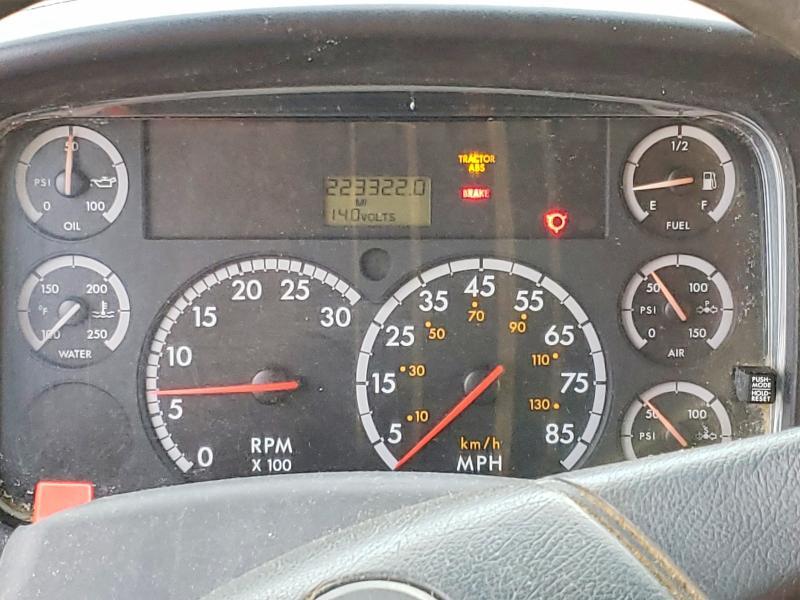 2005 Freightliner Business Class M2 box Truck