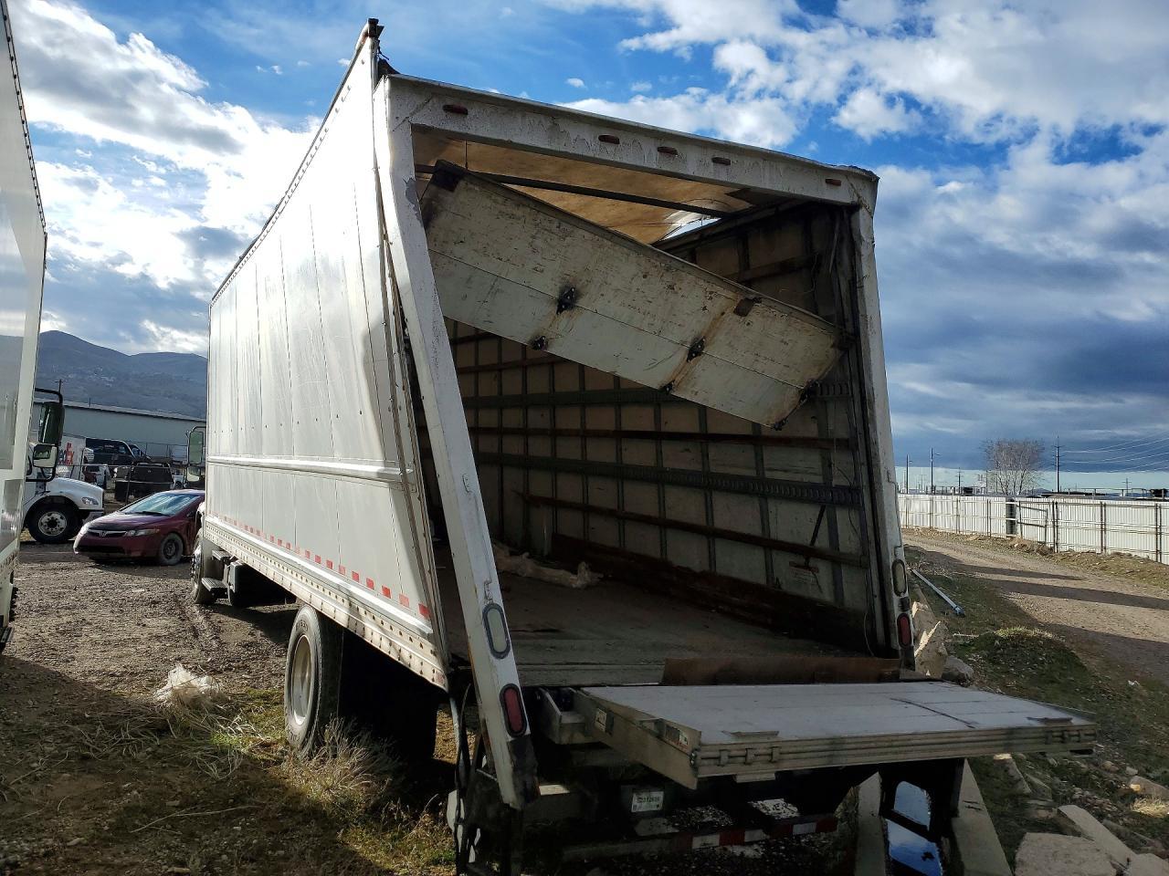 2019 Freightliner M2 106 MED-Semi Truck