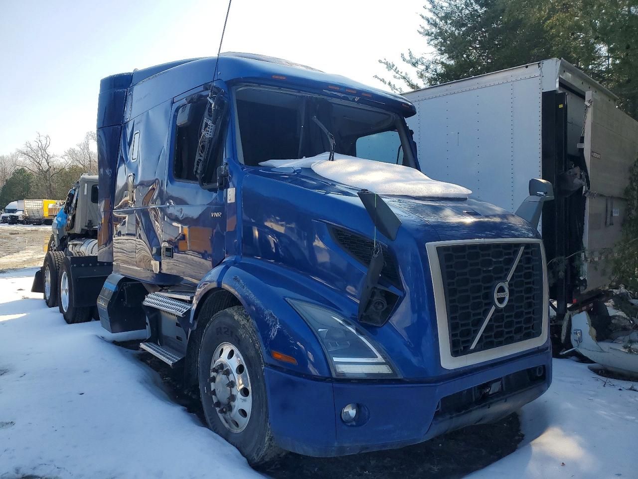 2019 Volvo VNR Semi Truck