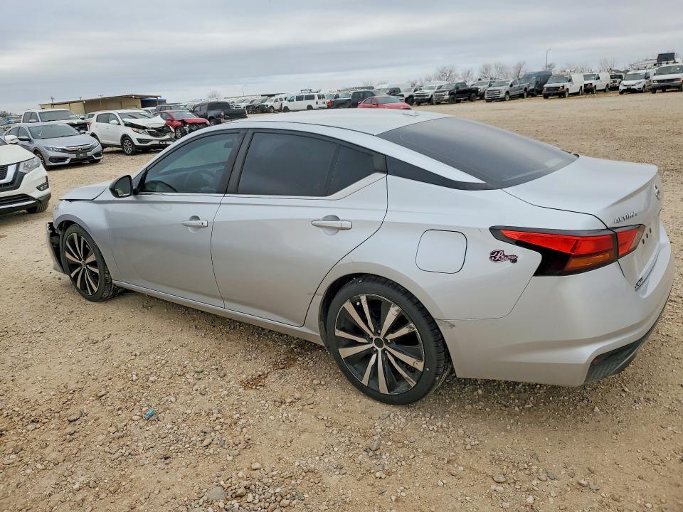 2019 Niss Altima 2.5 sr
