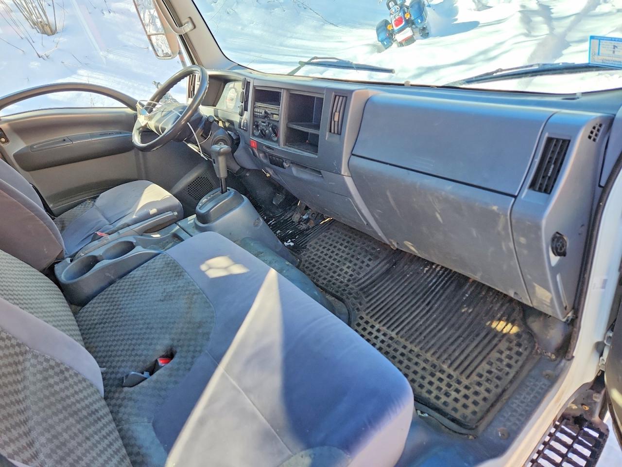 2012 ISU ZU NPR Flatbed Dump Truck