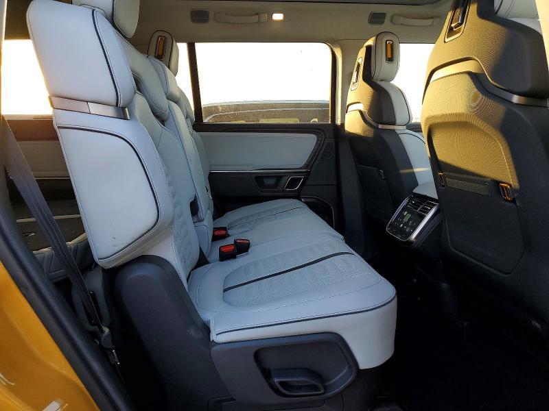 2023 Rivian R1S Adventure