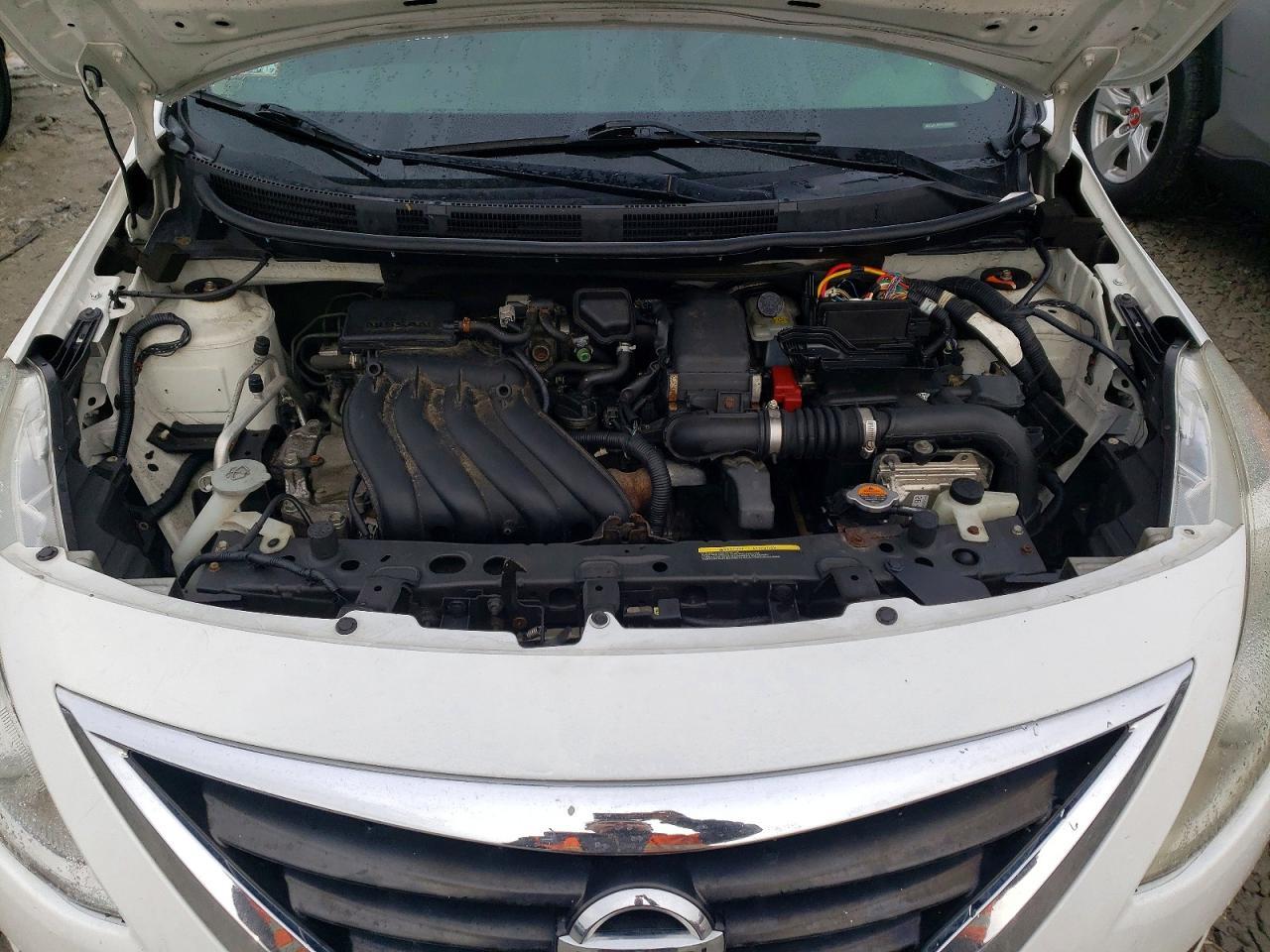 2015 Niss Versa