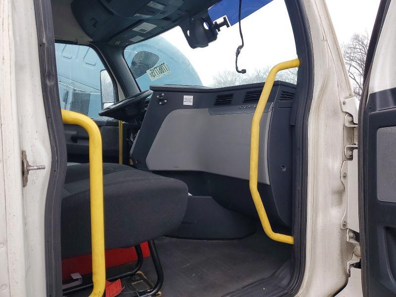 2019 Freightliner Cascadia 126 Semi Truck