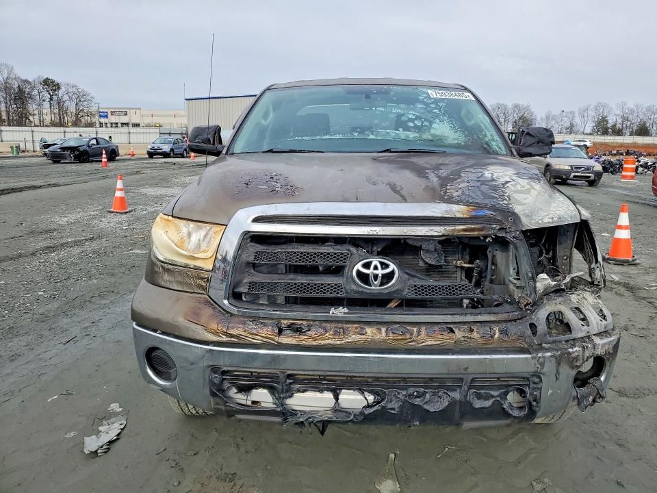 2013 Toyota Tundra Double cab SR5