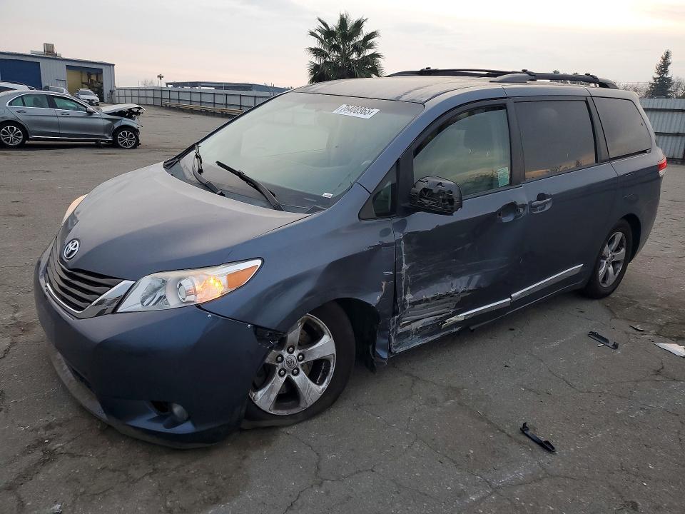 2014 Toyota Sienna le