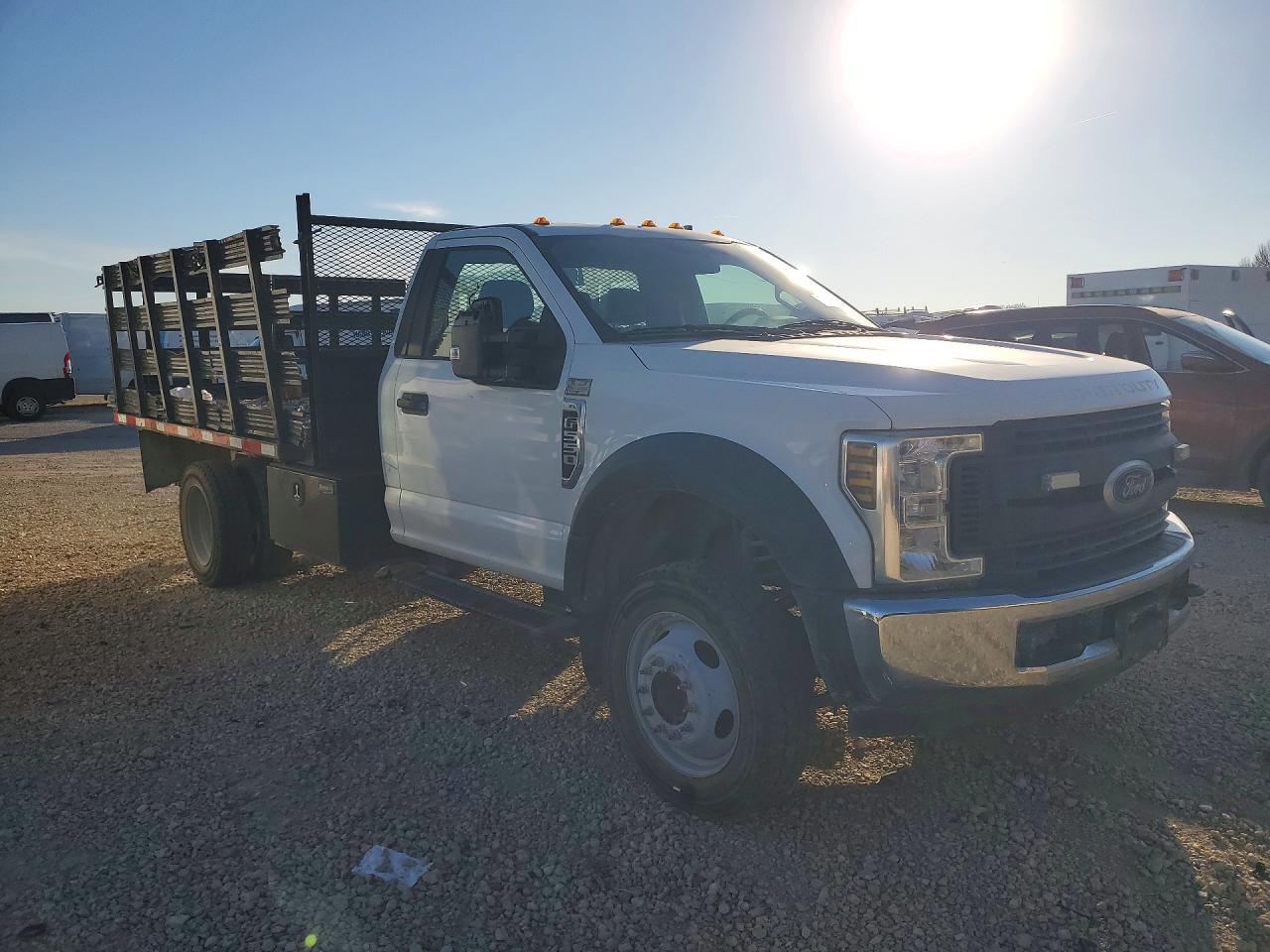2018 Ford F550 Super Duty Flatbed Truck