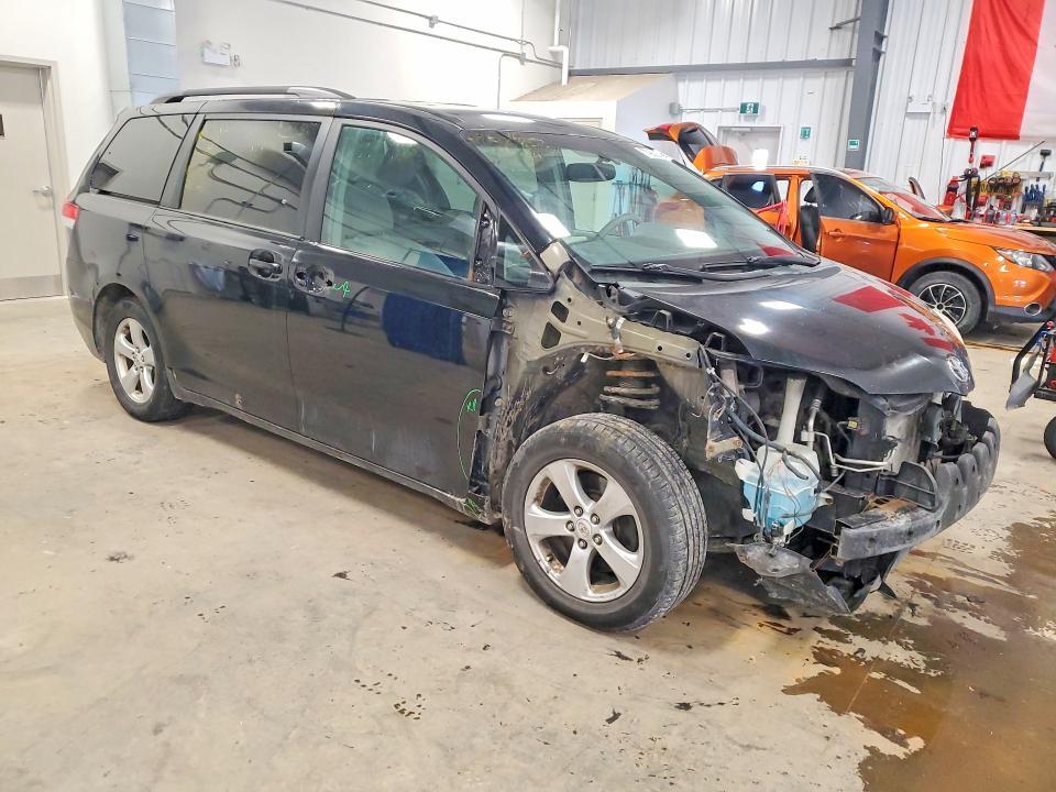 2012 Toyota Sienna le