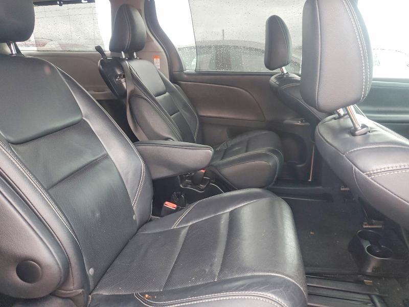 2015 Toyota Sienna Sport