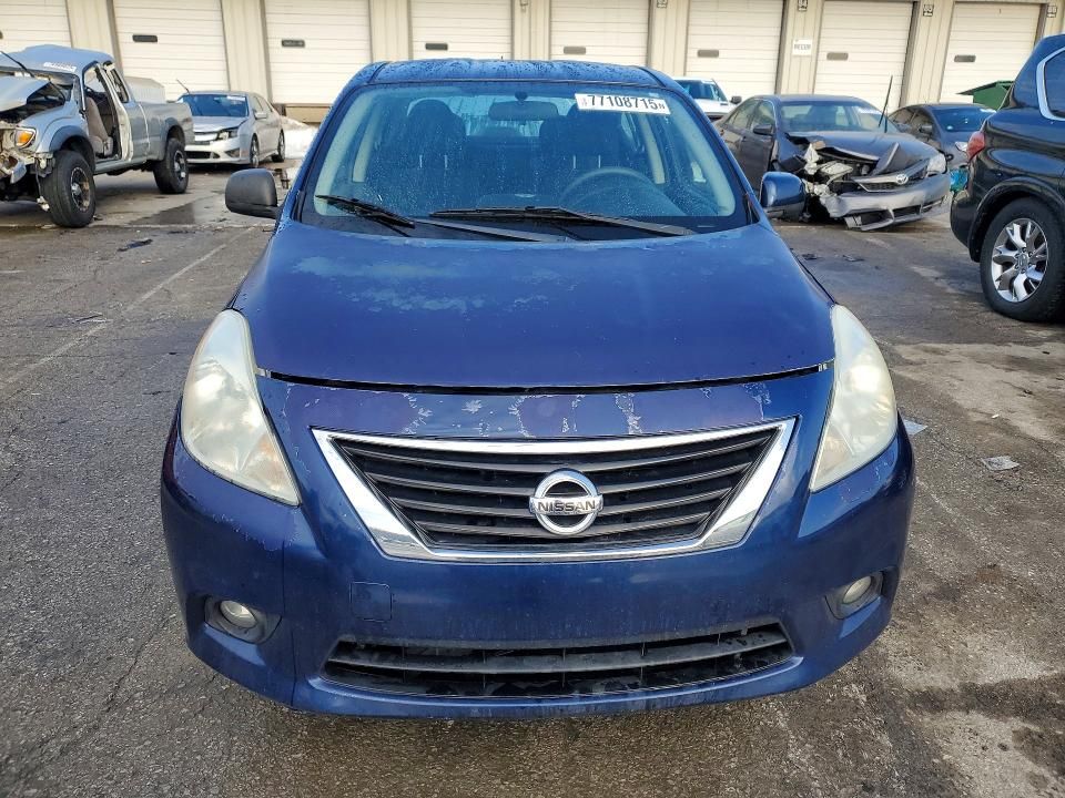2012 Nissan Versa s