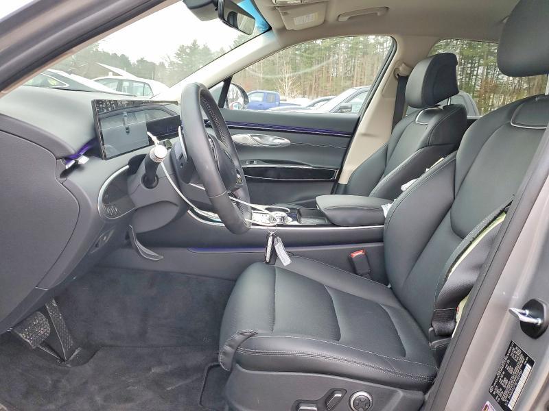 2026 Genesis Gv70