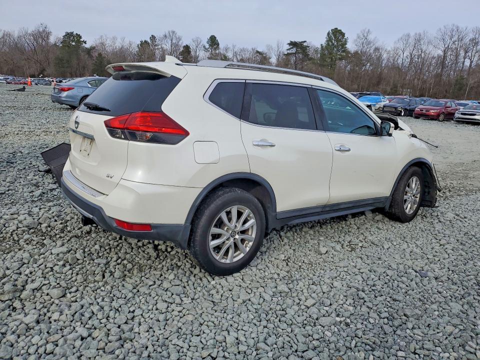 2017 Nissan Rogue sv
