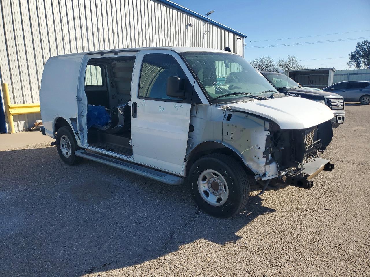 2020 Chevrolet Express G2500