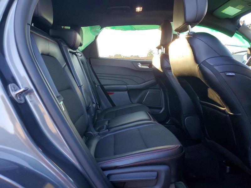 2025 Ford Escape st Line