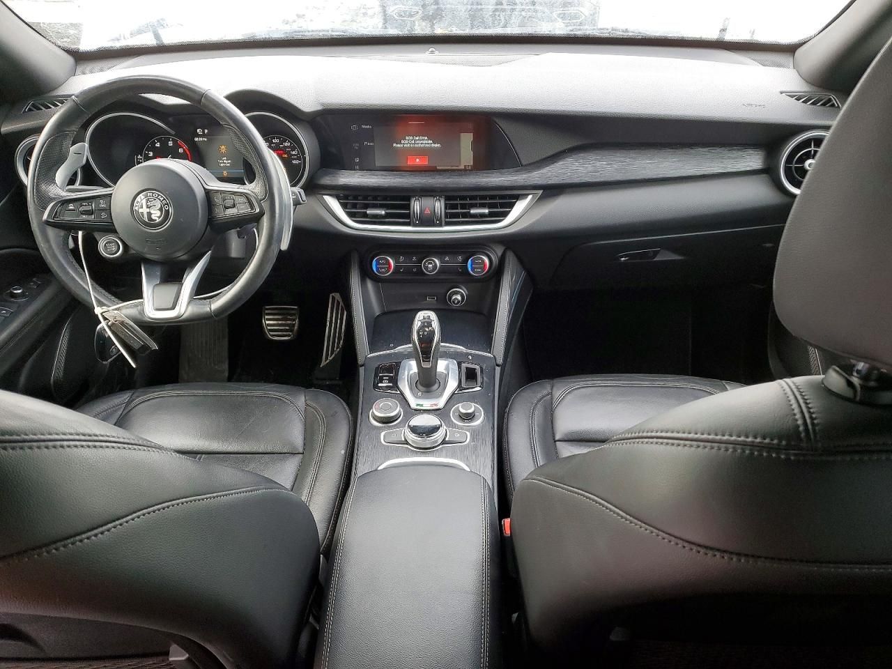 2022 Alfa Romeo Stelvio