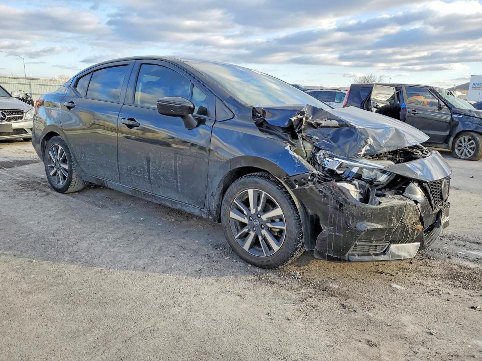 2021 Nissan Versa sv