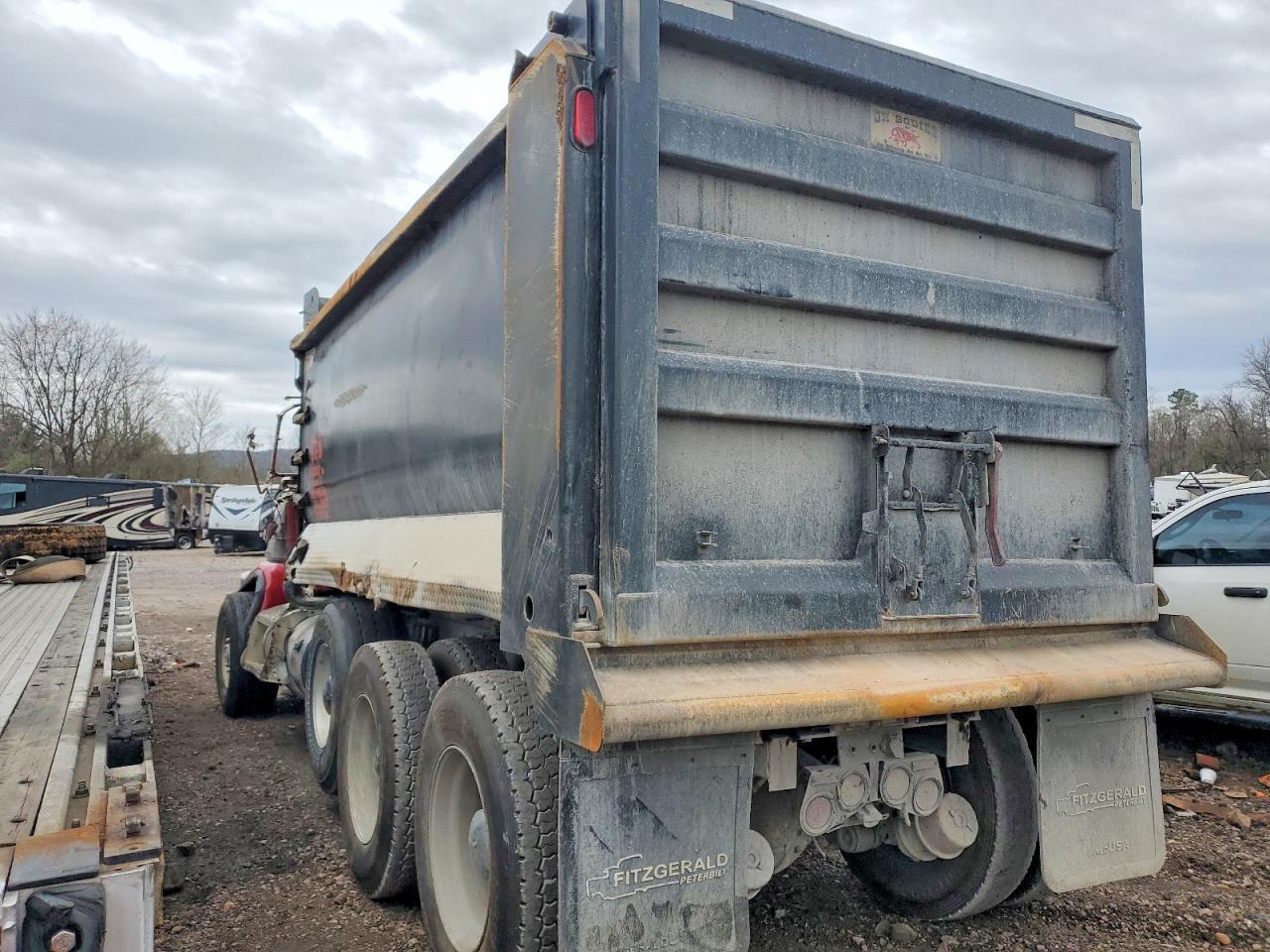 2021 Peterbilt Tractor 2021 Peterbilt 389 Dump Truck