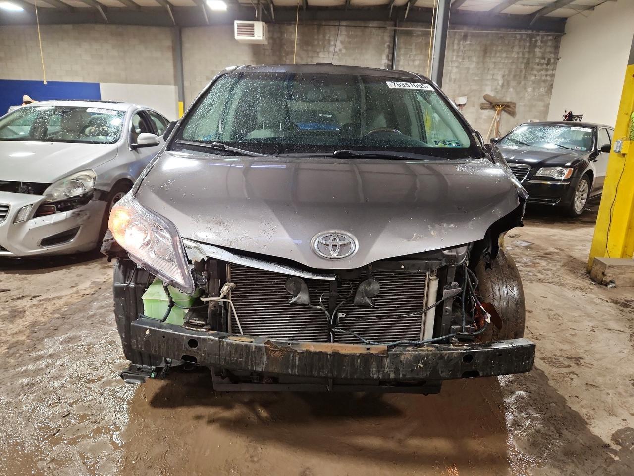 2012 Toyota Sienna
