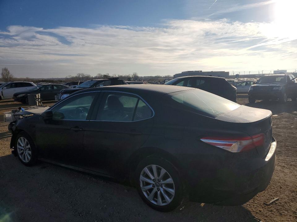 2018 Toyota Camry le