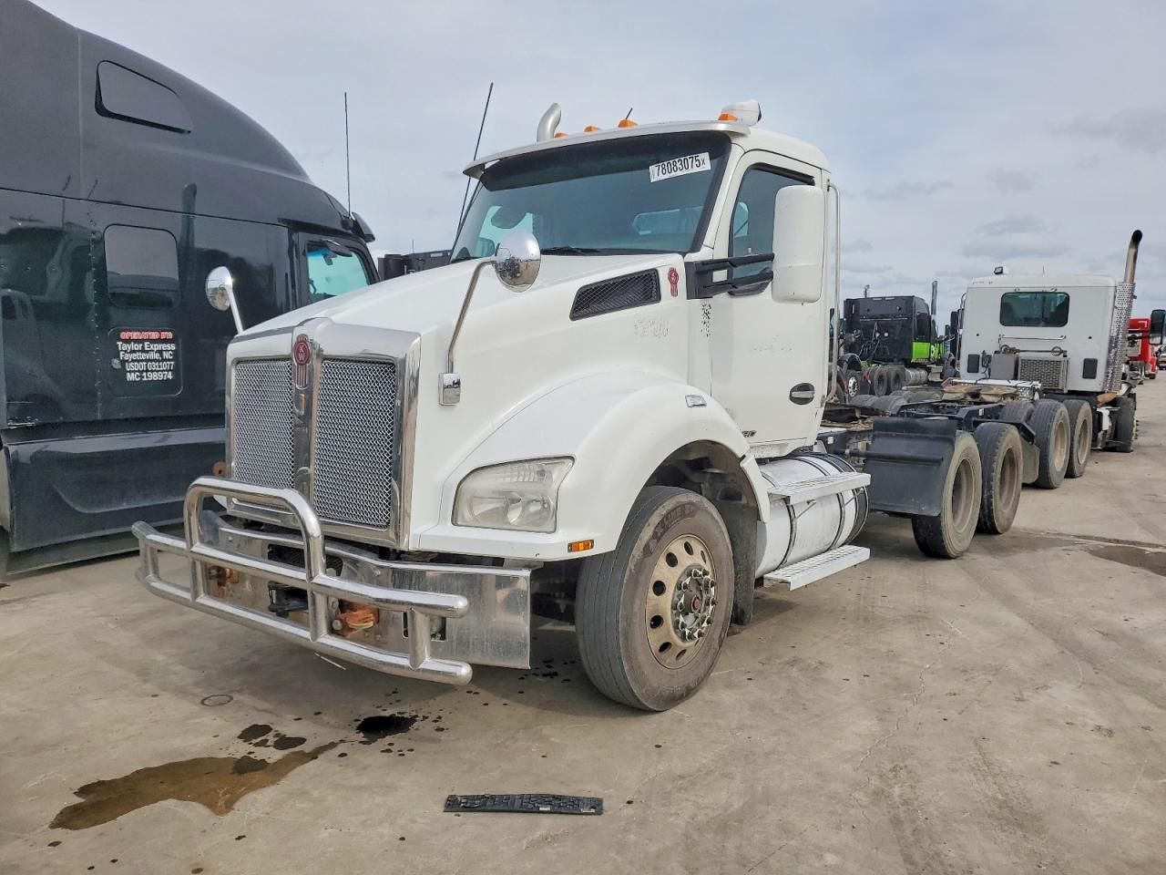 2020 Kenworth T880 Semi Truck