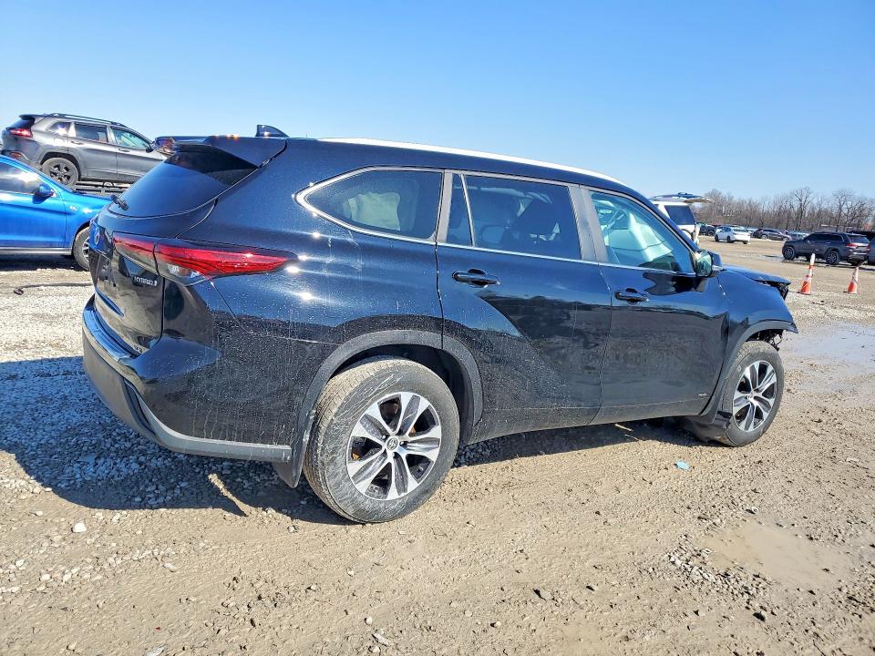 2023 Toyota Highlander Hybrid xle
