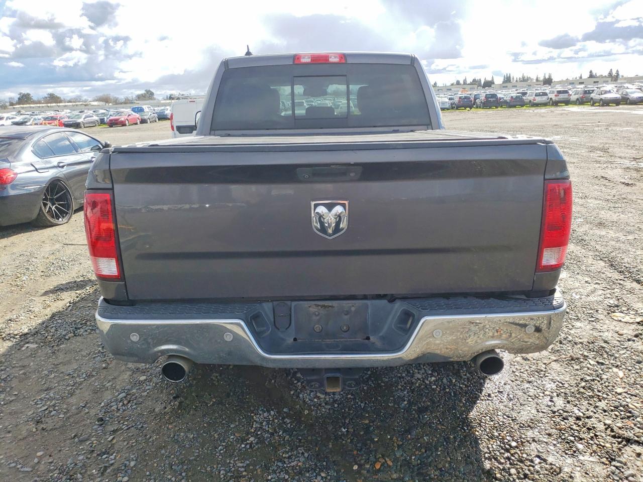 2015 Dodge RAM 1500 SLT