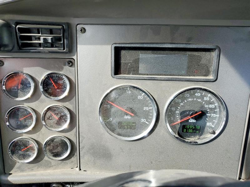 2016 Kenworth T300 Semi Truck