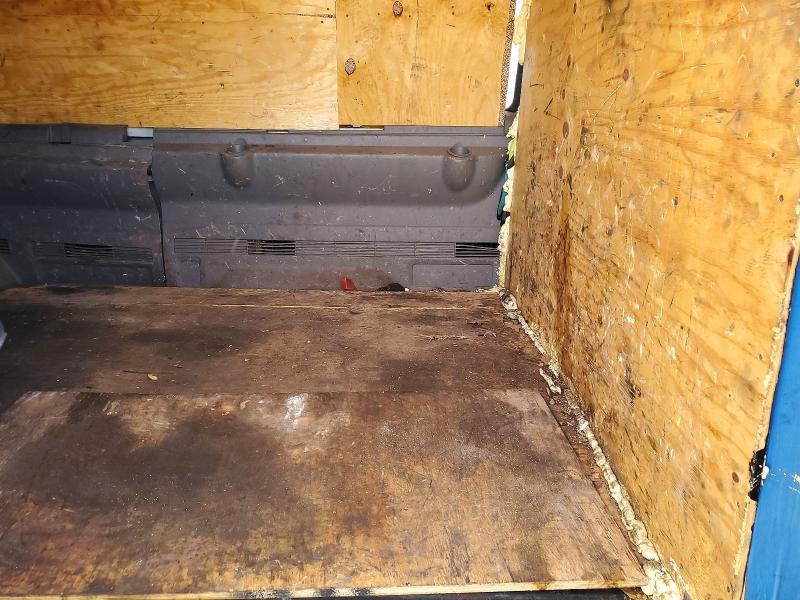 2003 Chev Express Passenger 35