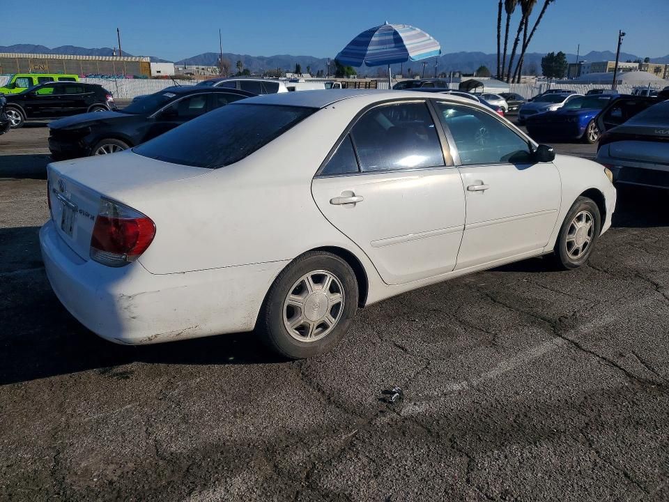 2005 Toyota Camry le