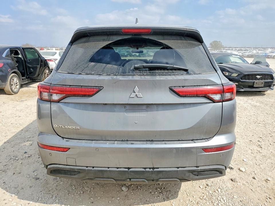 2022 Mitsubishi Outlander se