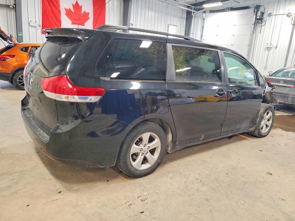 2012 Toyota Sienna le
