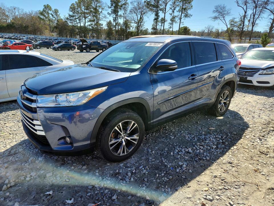 2019 Toyota Highlander le