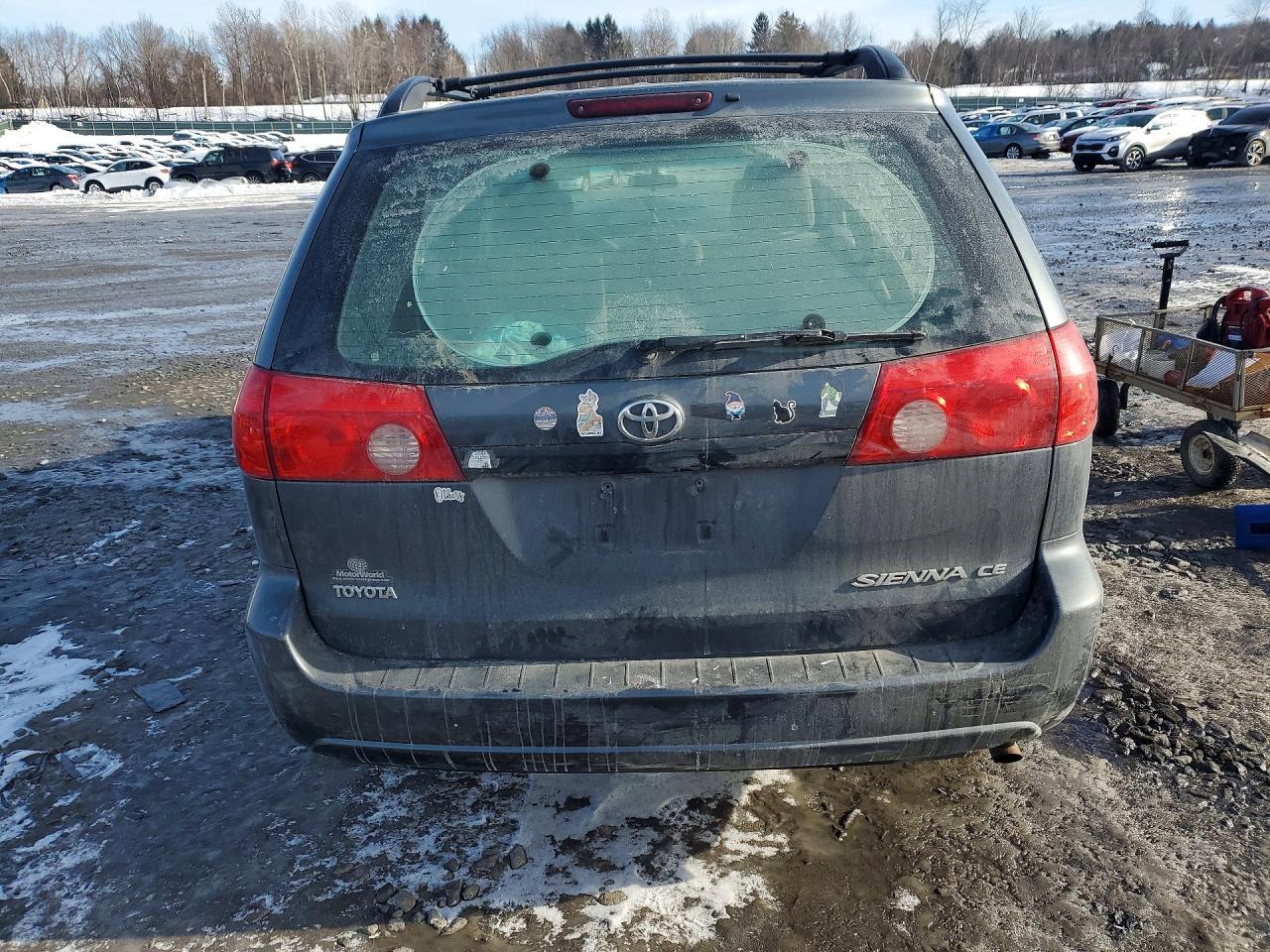 2010 Toyota Sienna ce