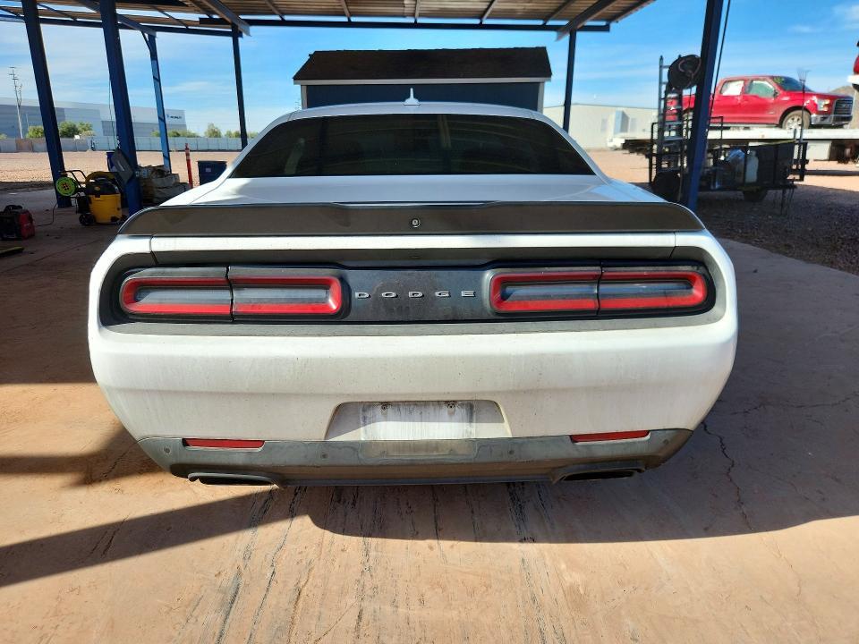 2015 Dodge Challenger r