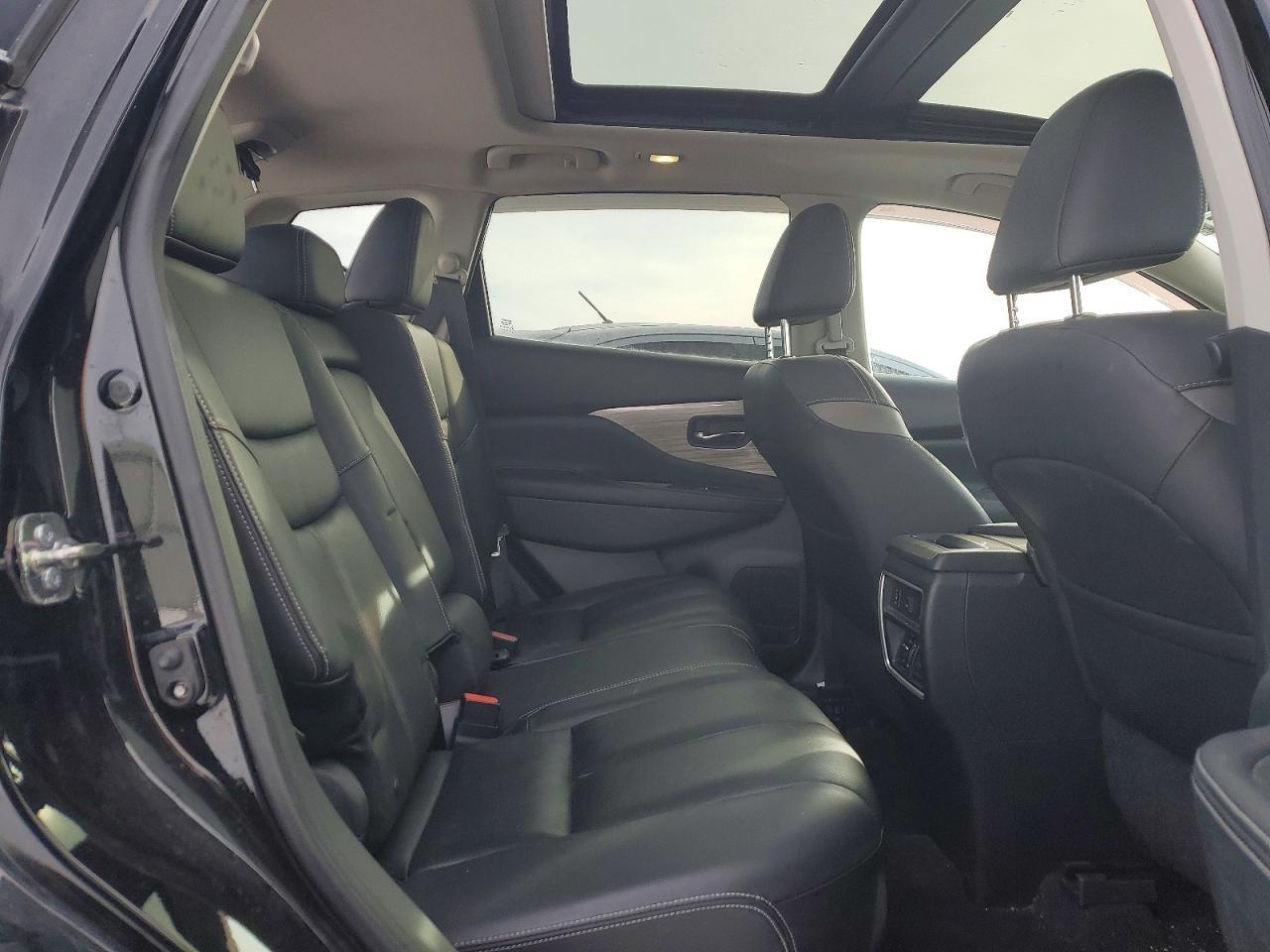 2016 Nissan Murano s