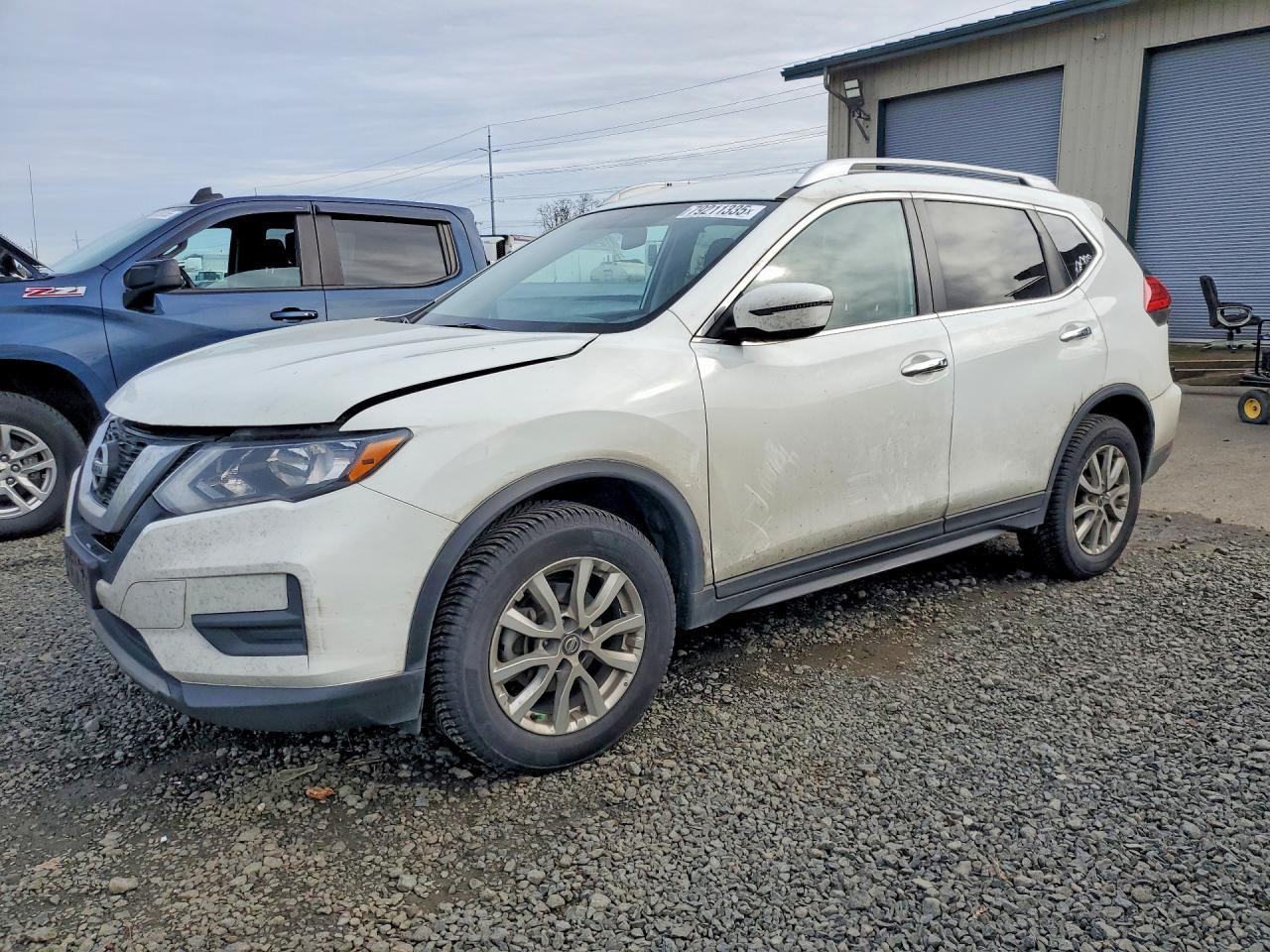 2017 Nissan Rogue sv