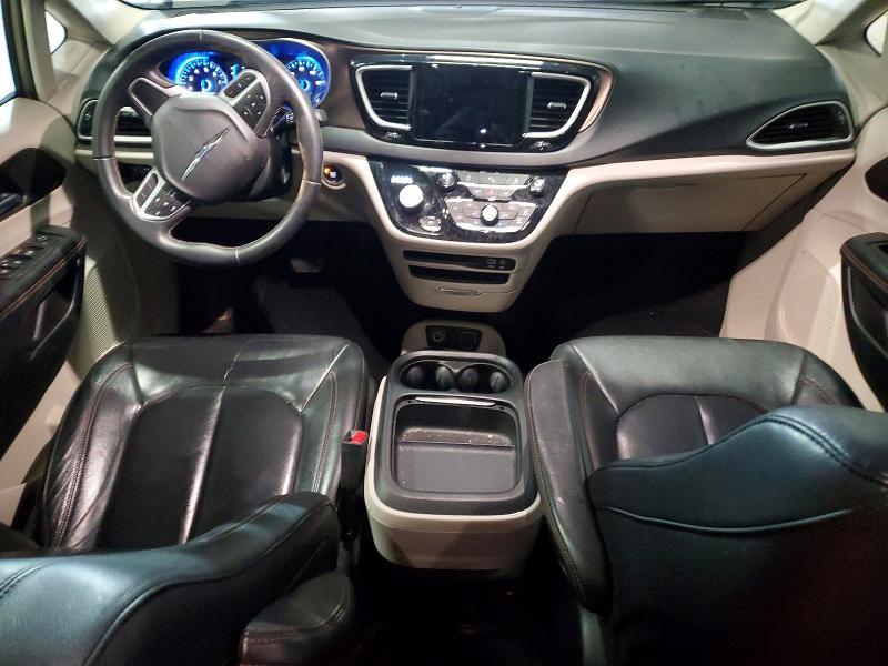 2017 Chrysler Pacifica Touring l