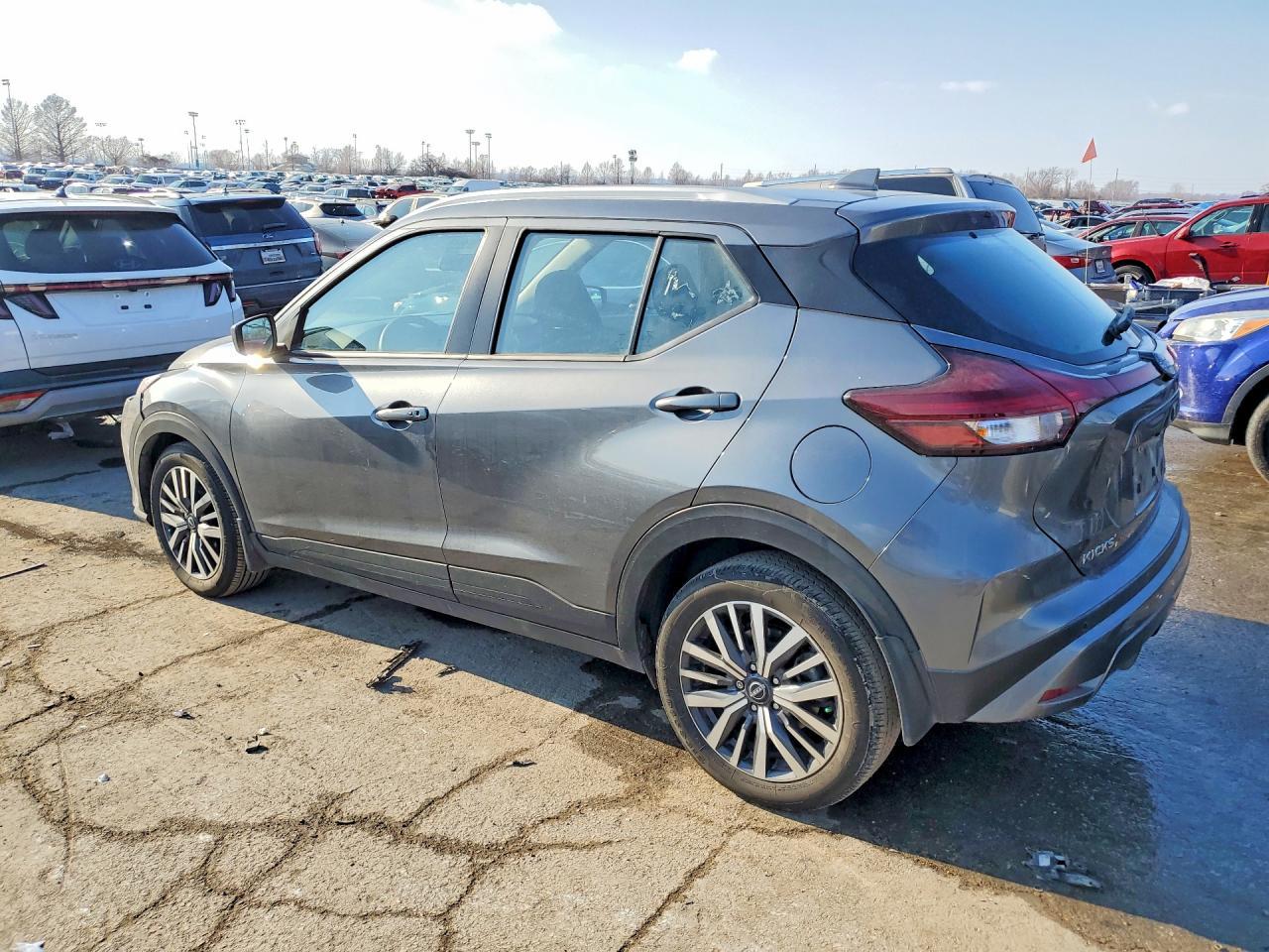 2024 Nissan Kicks sv
