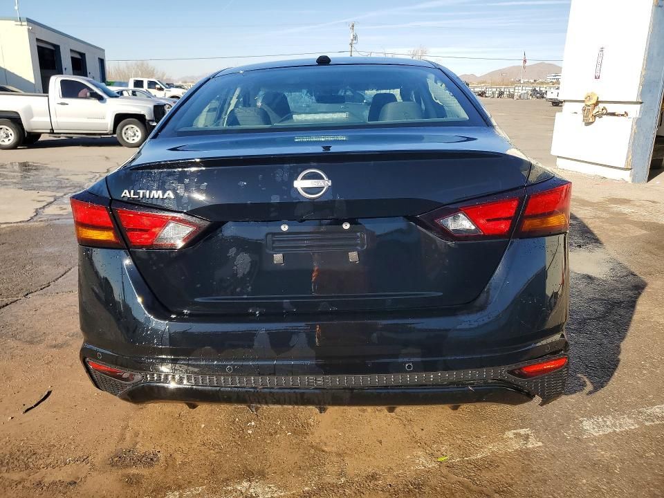 2025 Nissan Altima sv