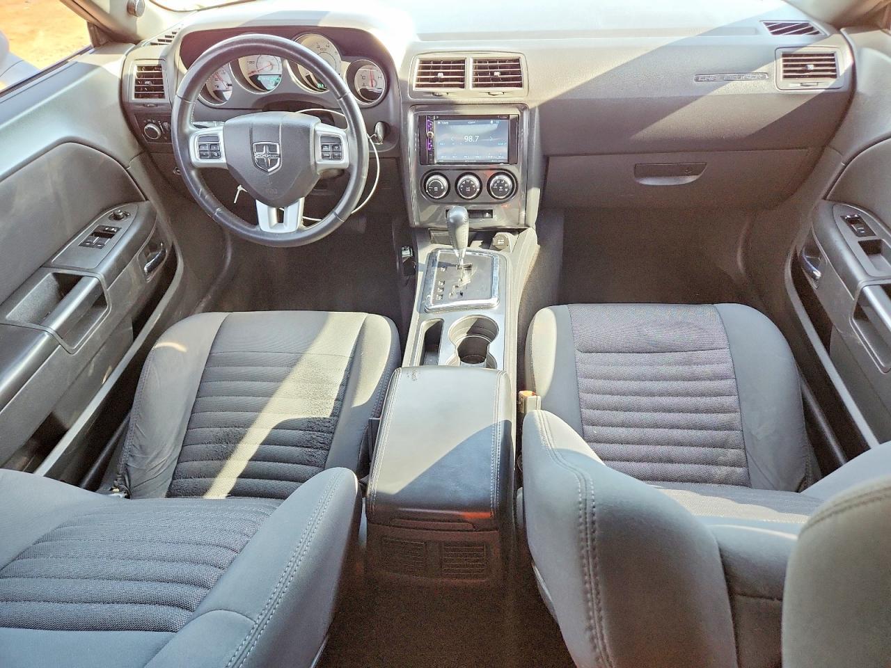 2012 Dodge Challenger sxt