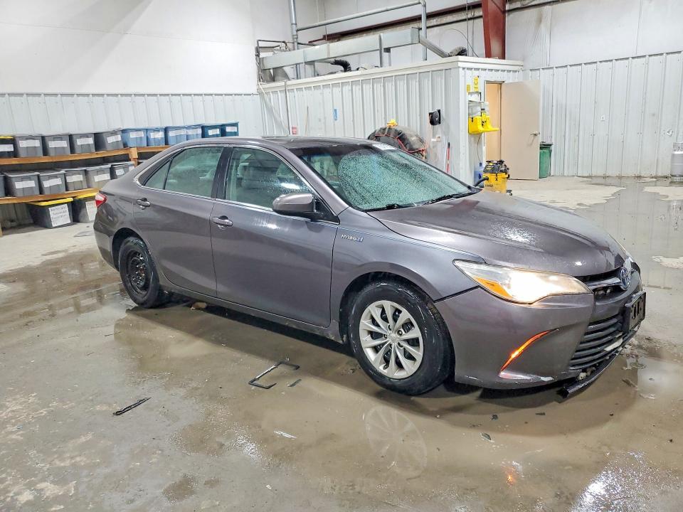 2015 Toyota Camry Hybrid le