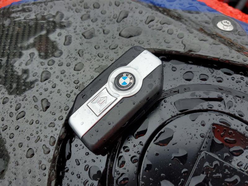 2024 BMW M 1000 R