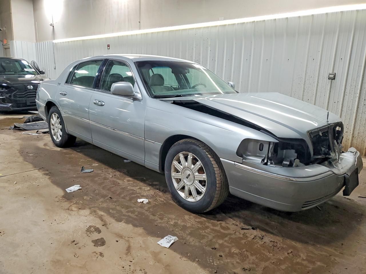2006 Lincoln Town car Signature Limited