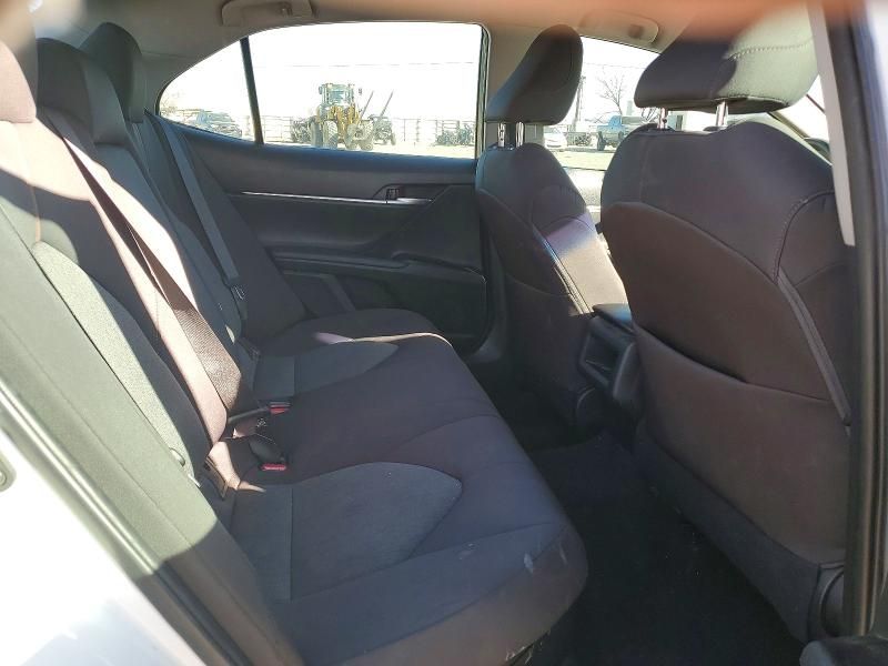 2018 Toyota Camry le