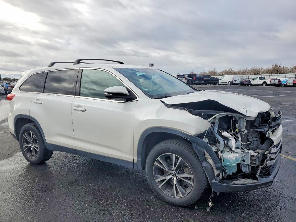2019 Toyota Highlander le